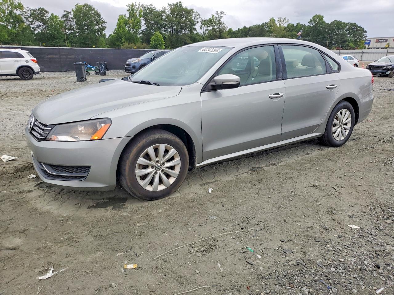 2014 Volkswagen Passat S - zdjęcie główne