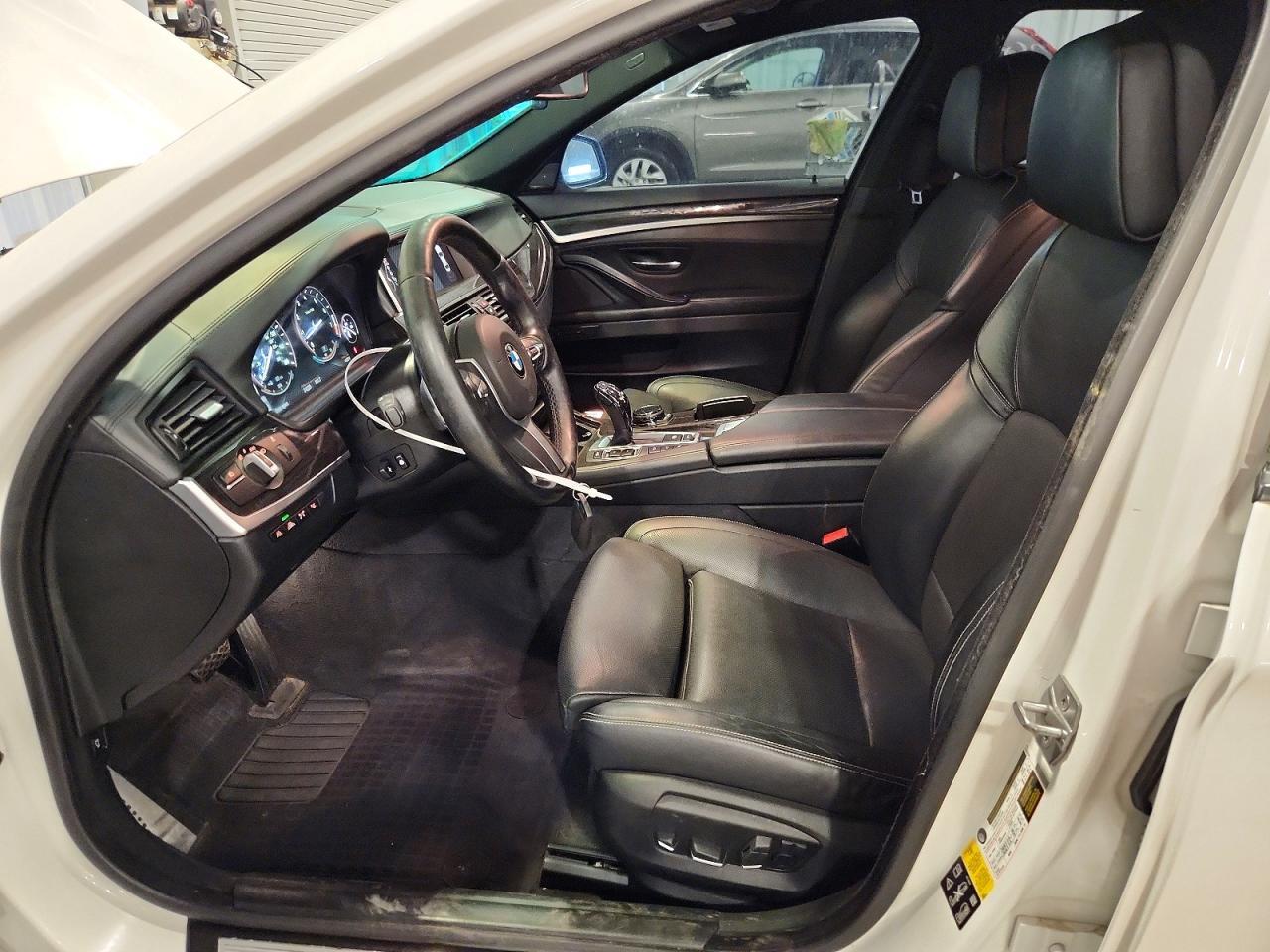 2016 BMW Seria 5 550i - zdjęcie 7