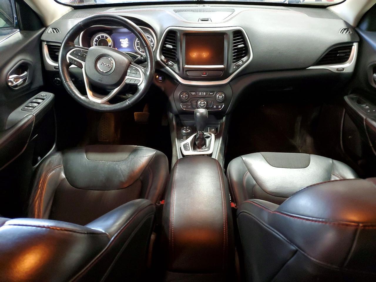 2016 Jeep Cherokee Trailhawk - zdjęcie 8