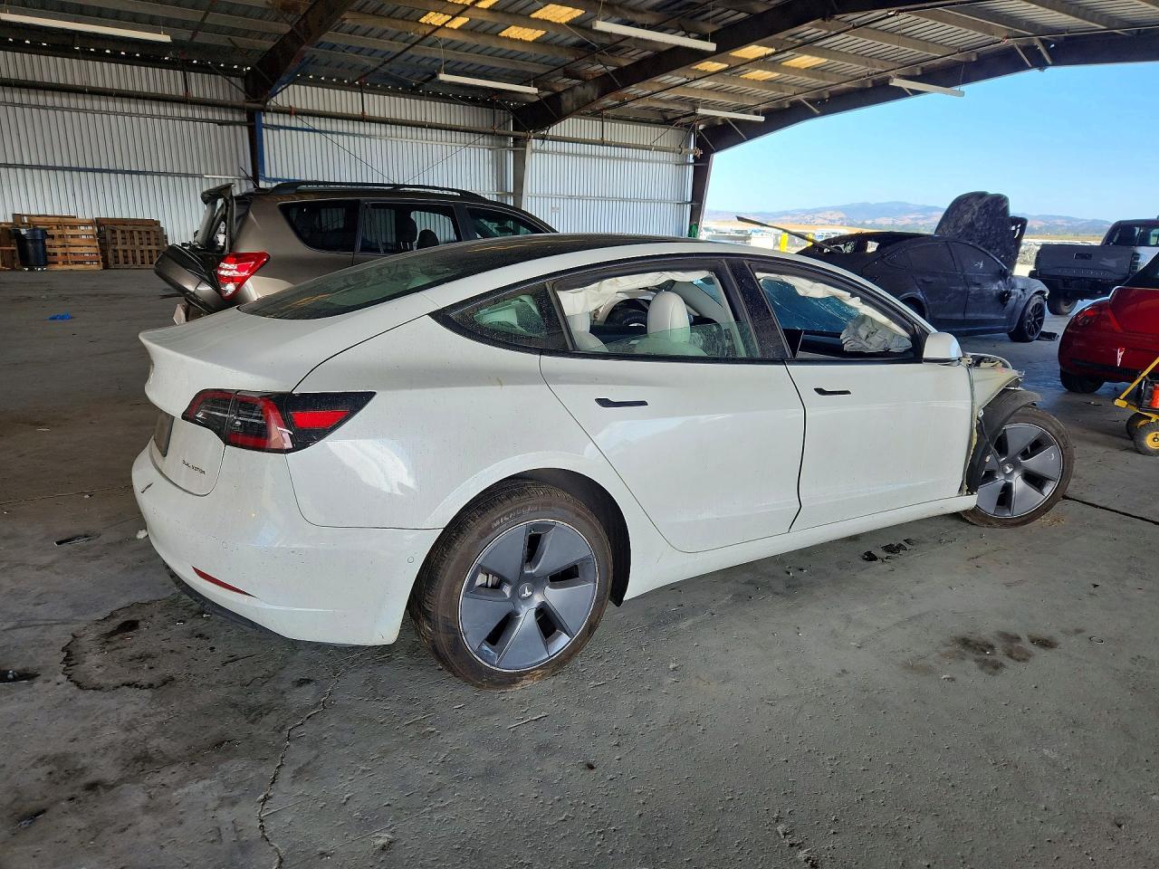 2022 Tesla Model 3 - zdjęcie 3