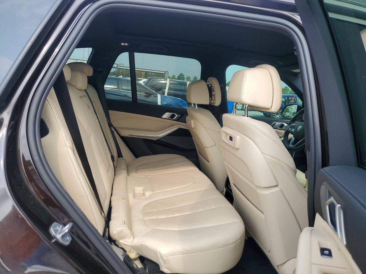 2021 BMW X5 xDrive40I - zdjęcie 11