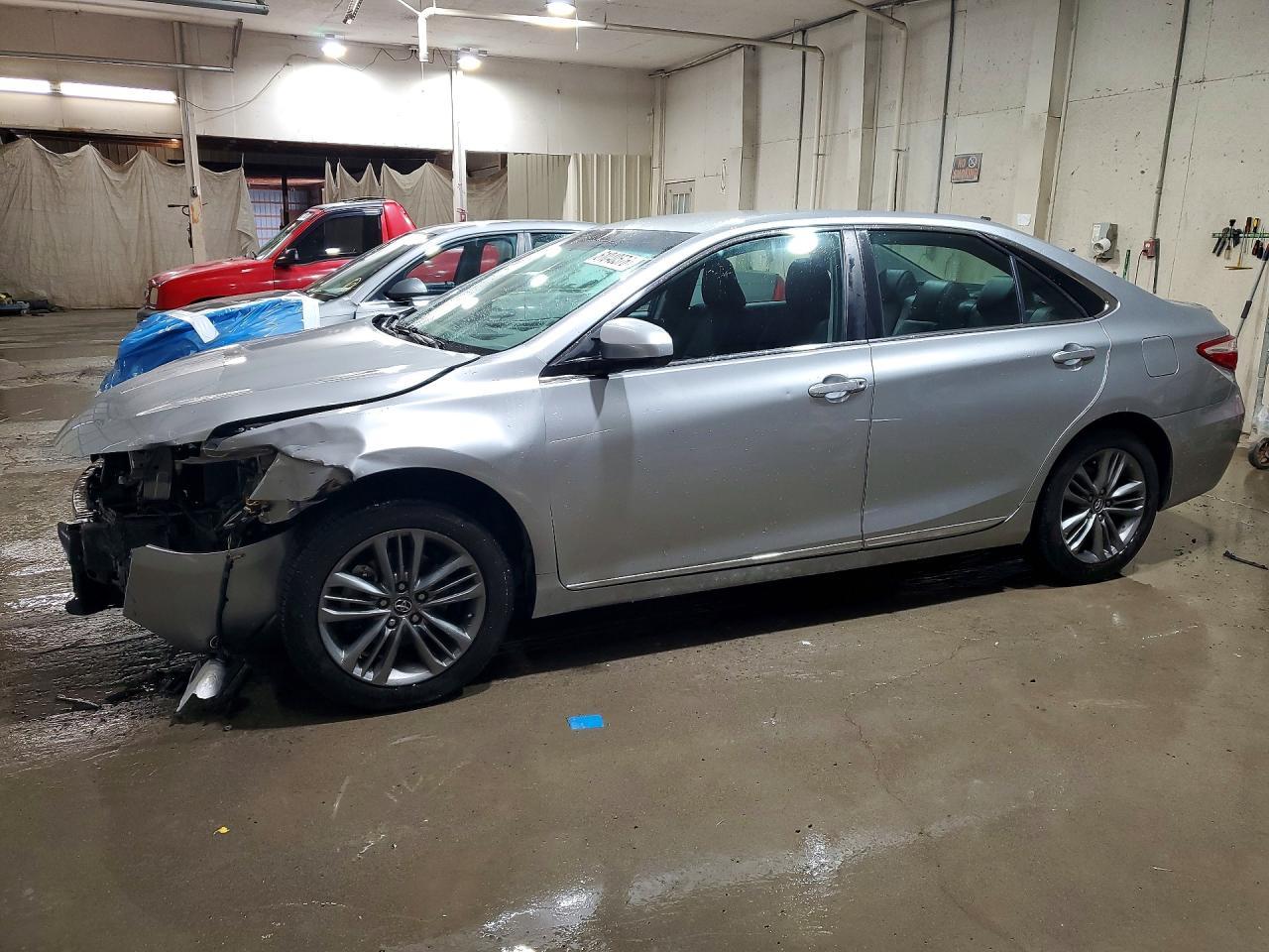 2017 Toyota Camry Se - zdjęcie główne