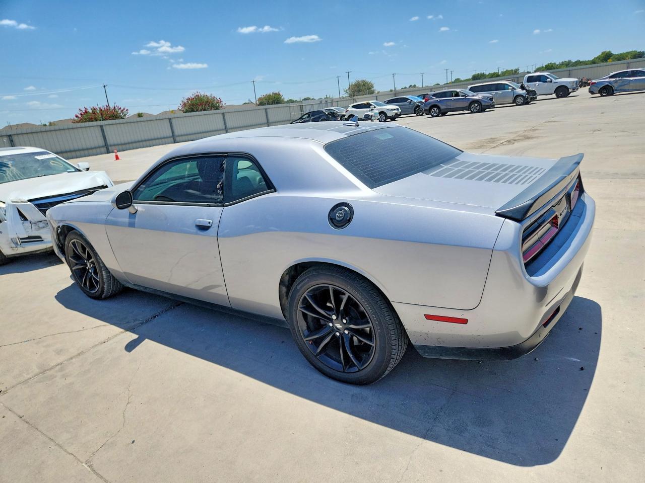 2017 Dodge Challenger Sxt - zdjęcie 2