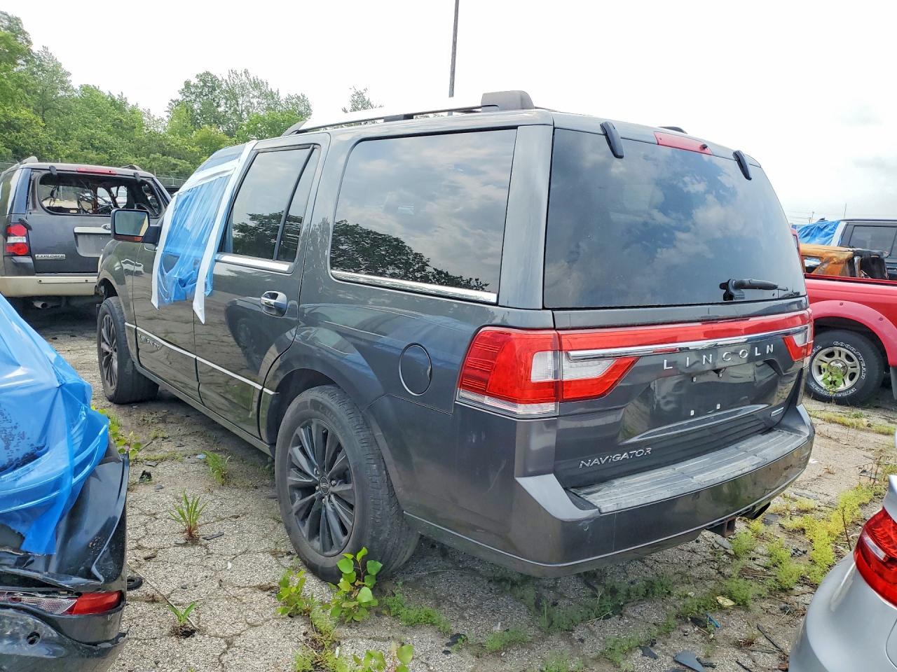 2015 Lincoln Navigator - zdjęcie 2