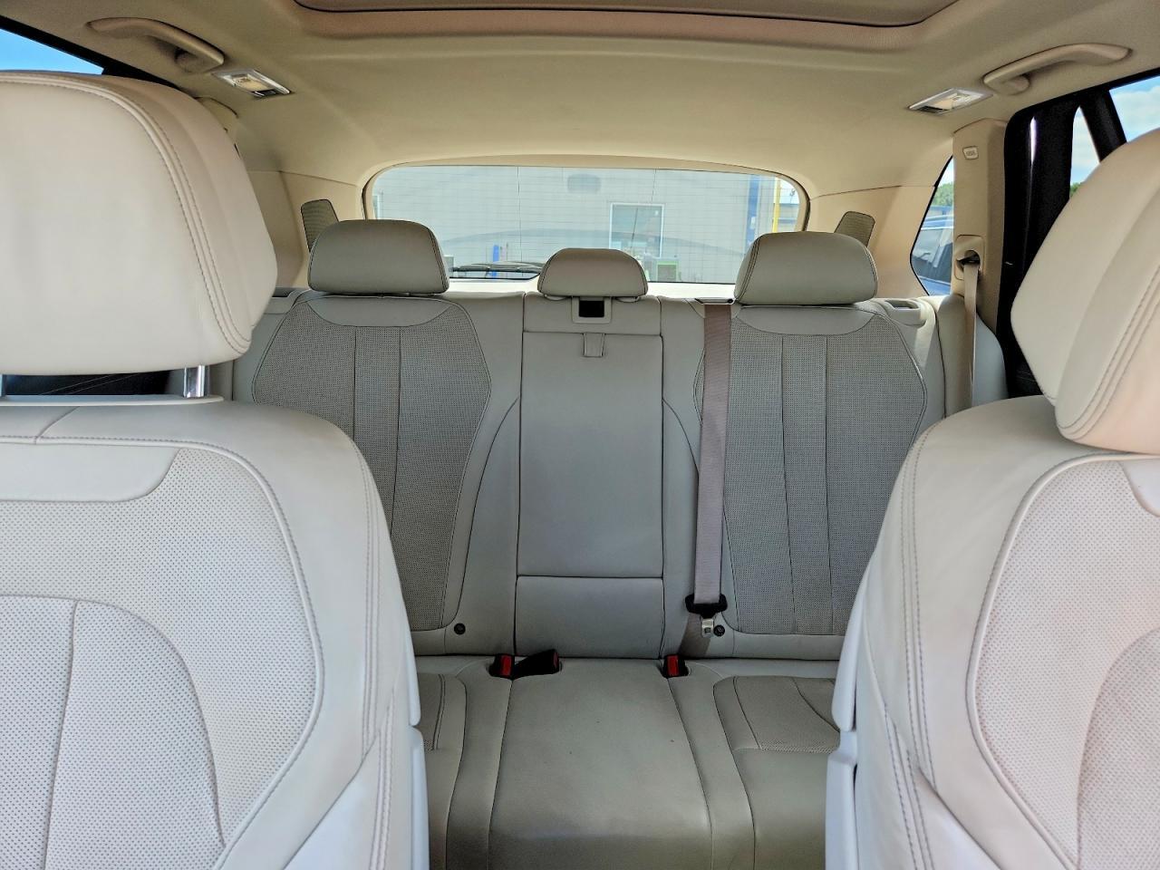 2016 BMW X5 xDrive35I - zdjęcie 10
