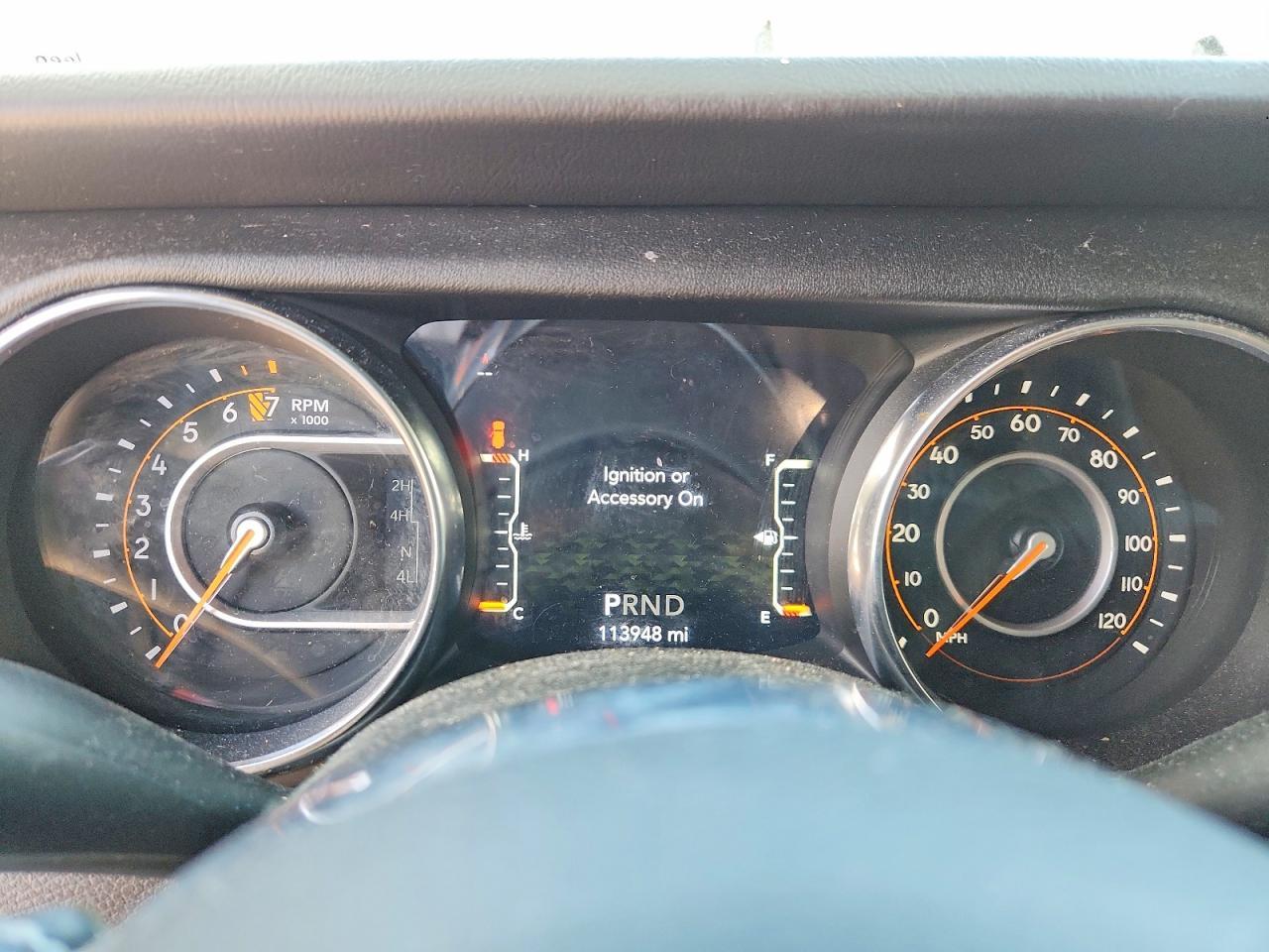 2022 Jeep Wrangler Unlimited Sahara - zdjęcie 9