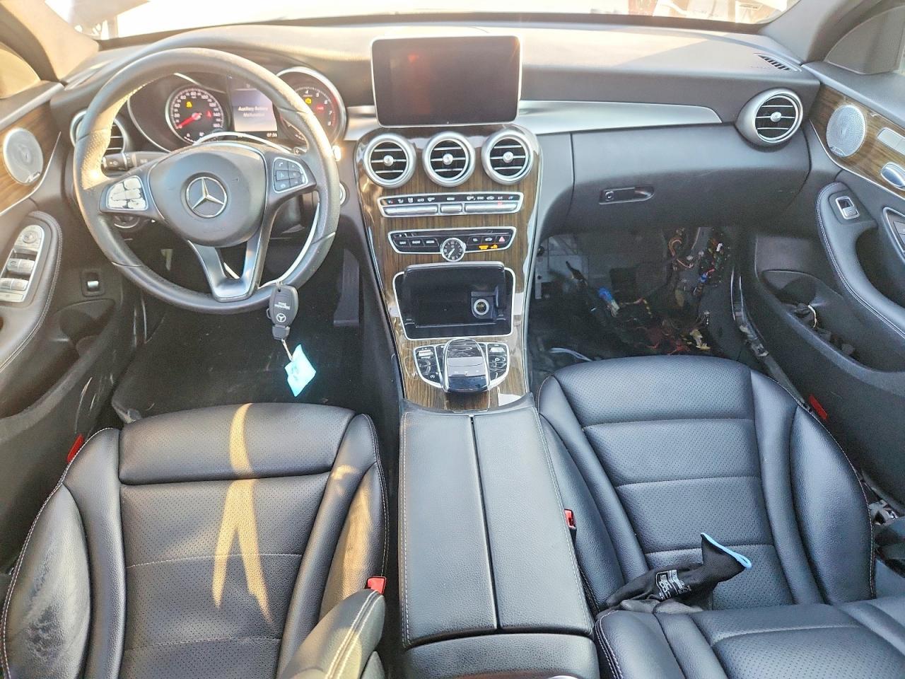 2018 Mercedes-Benz C 300 - zdjęcie 8