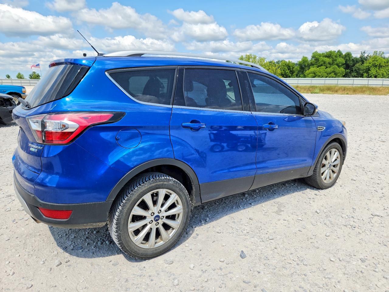 2017 Ford Escape Titanium - zdjęcie 3