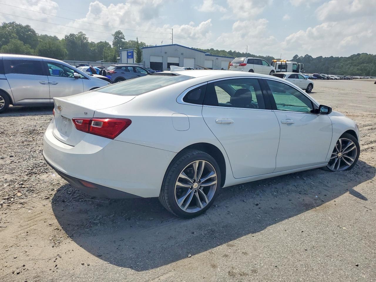 2023 Chevrolet Malibu Lt - zdjęcie 3