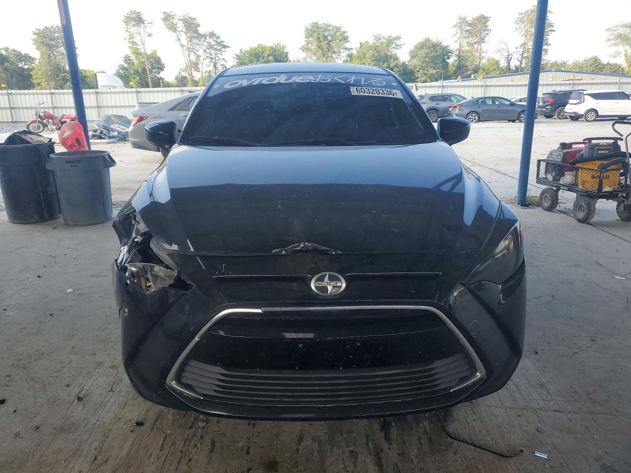 2016 Toyota Scion Ia - zdjęcie 5
