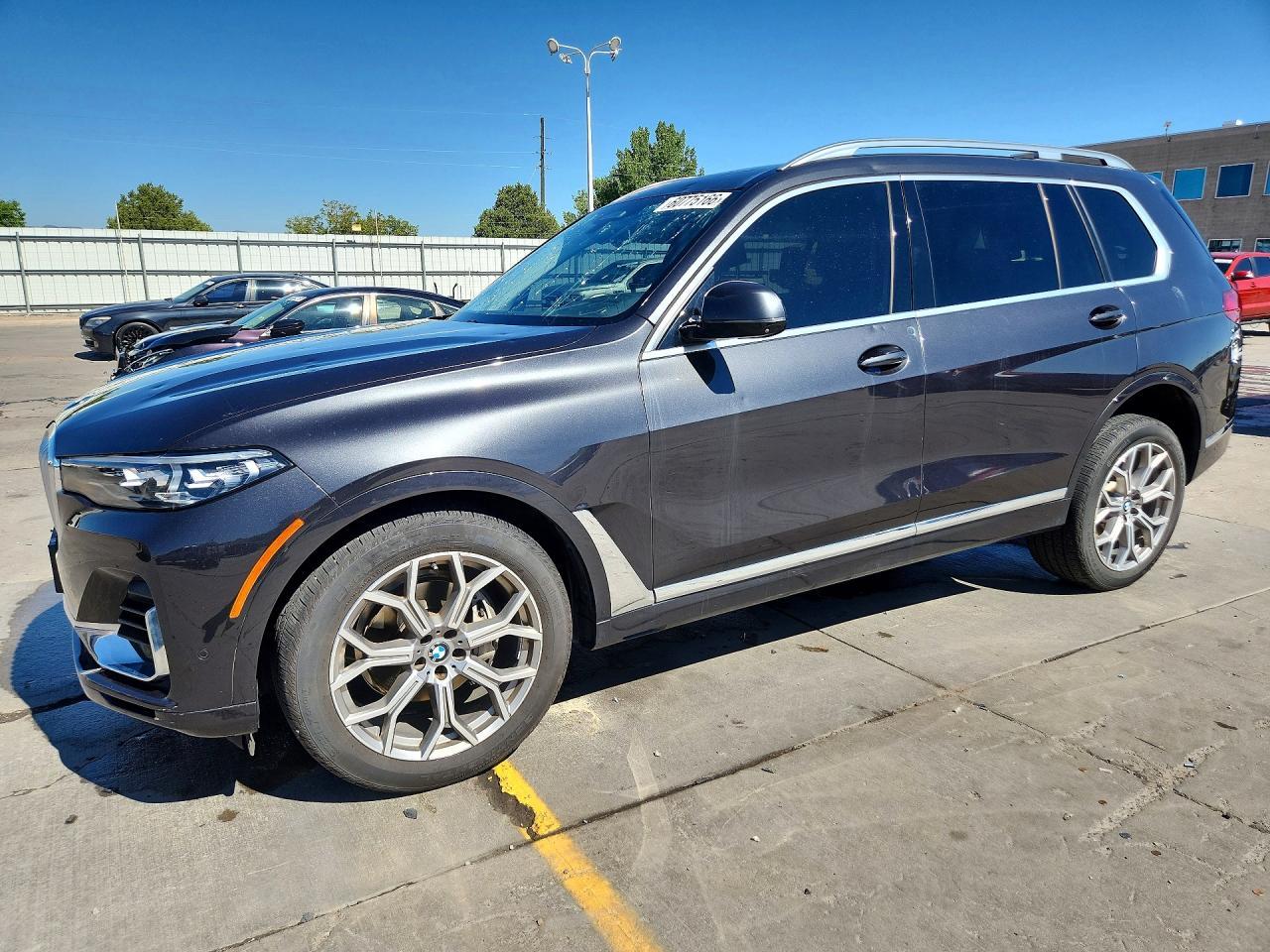 2022 BMW X7 xDrive40I - zdjęcie główne