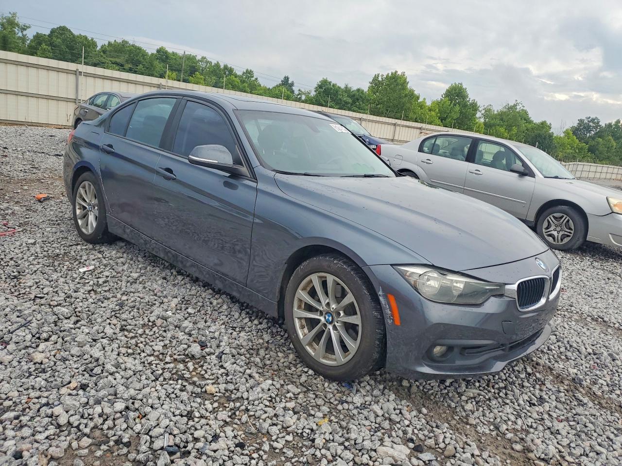 2016 BMW 320 I - zdjęcie 4