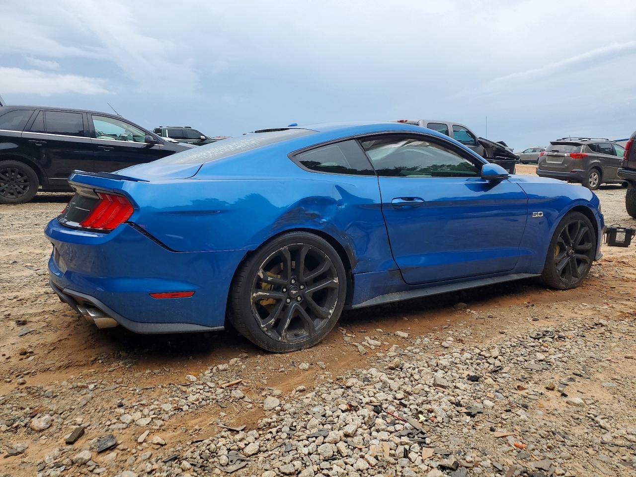 2020 Ford Mustang Gt - zdjęcie 3