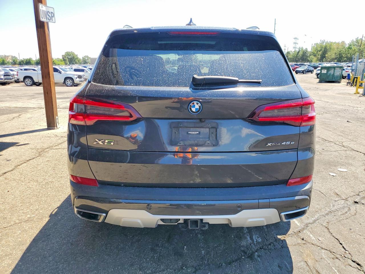2022 BMW X5 xDrive45E - zdjęcie 6