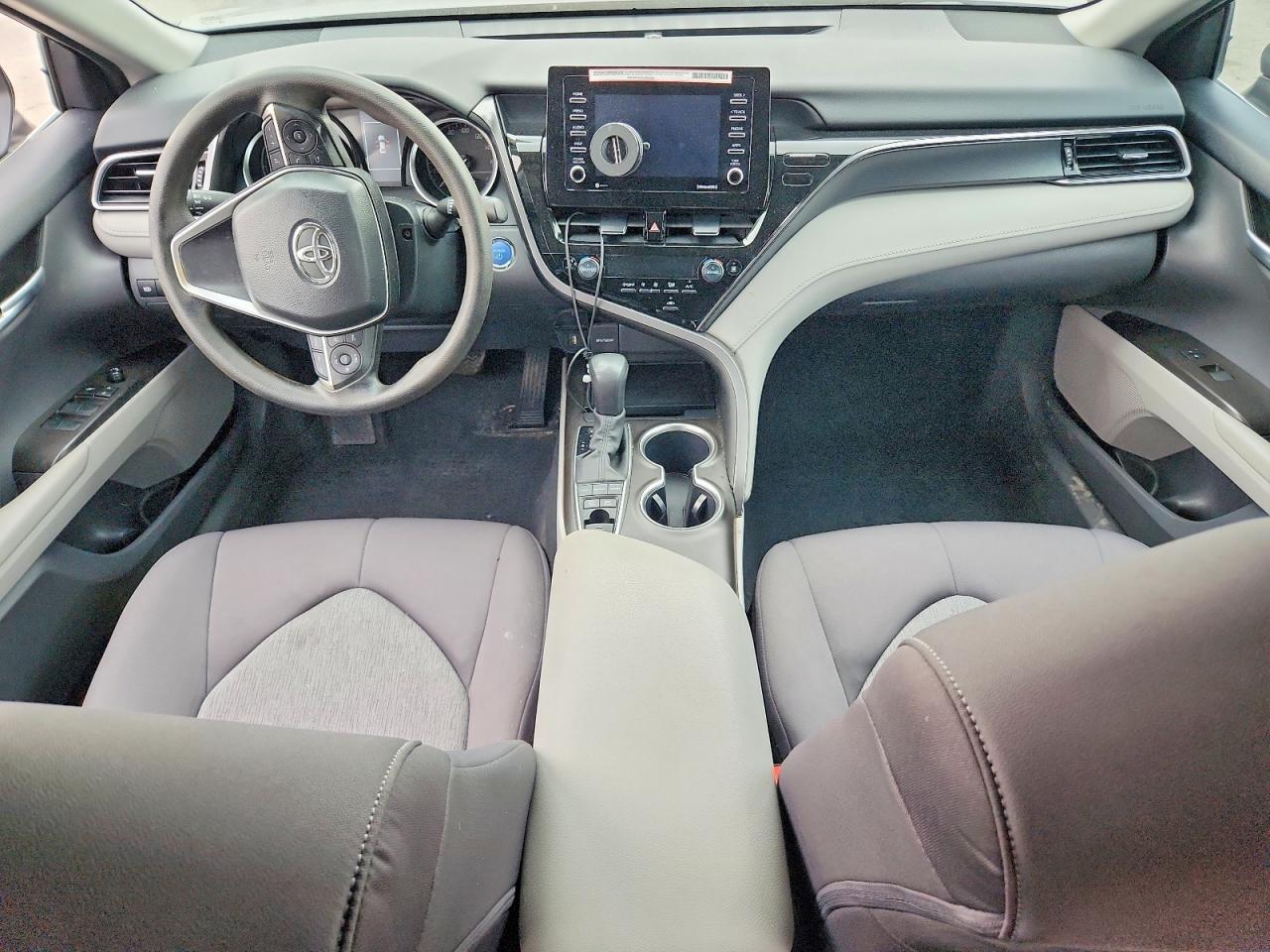 2024 Toyota Camry Le - zdjęcie 8