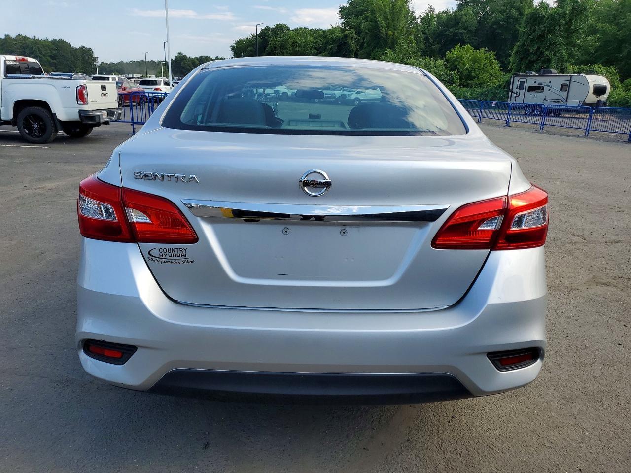 2019 Nissan Sentra S - zdjęcie 6