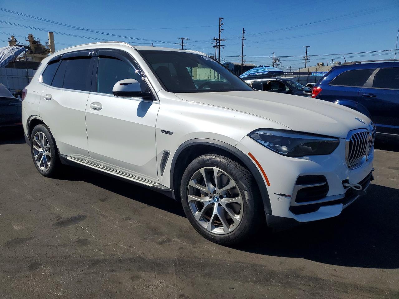 2022 BMW X5 xDrive45E - zdjęcie 4