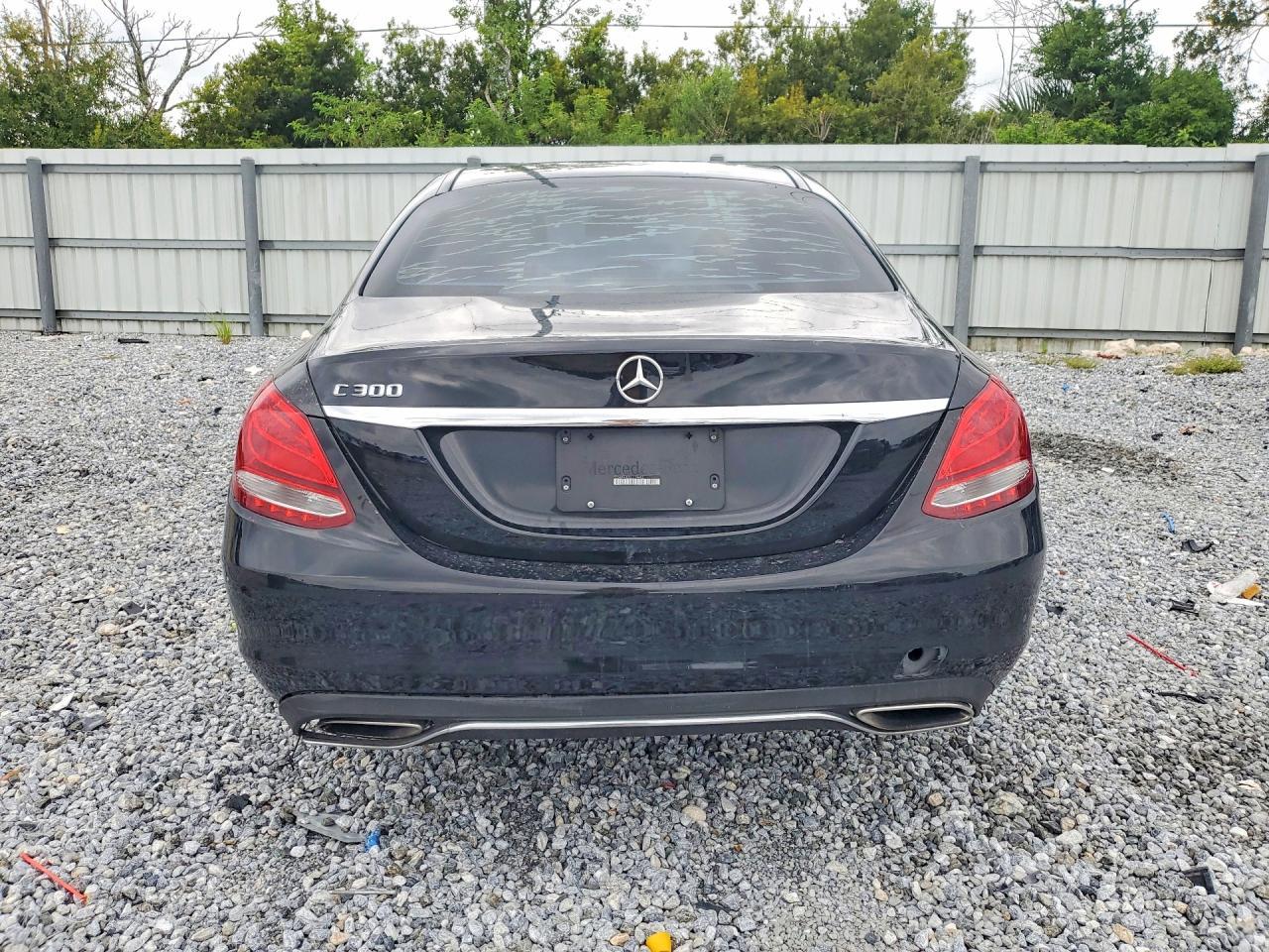 2016 Mercedes-Benz C 300 - zdjęcie 6