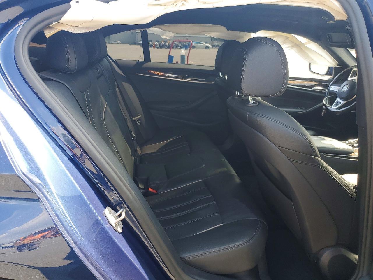 2022 BMW Seria 5 540i - zdjęcie 10