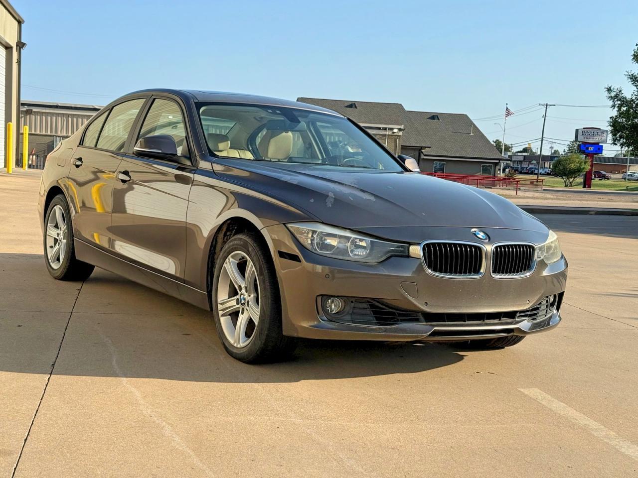 2013 BMW 328 I - zdjęcie główne