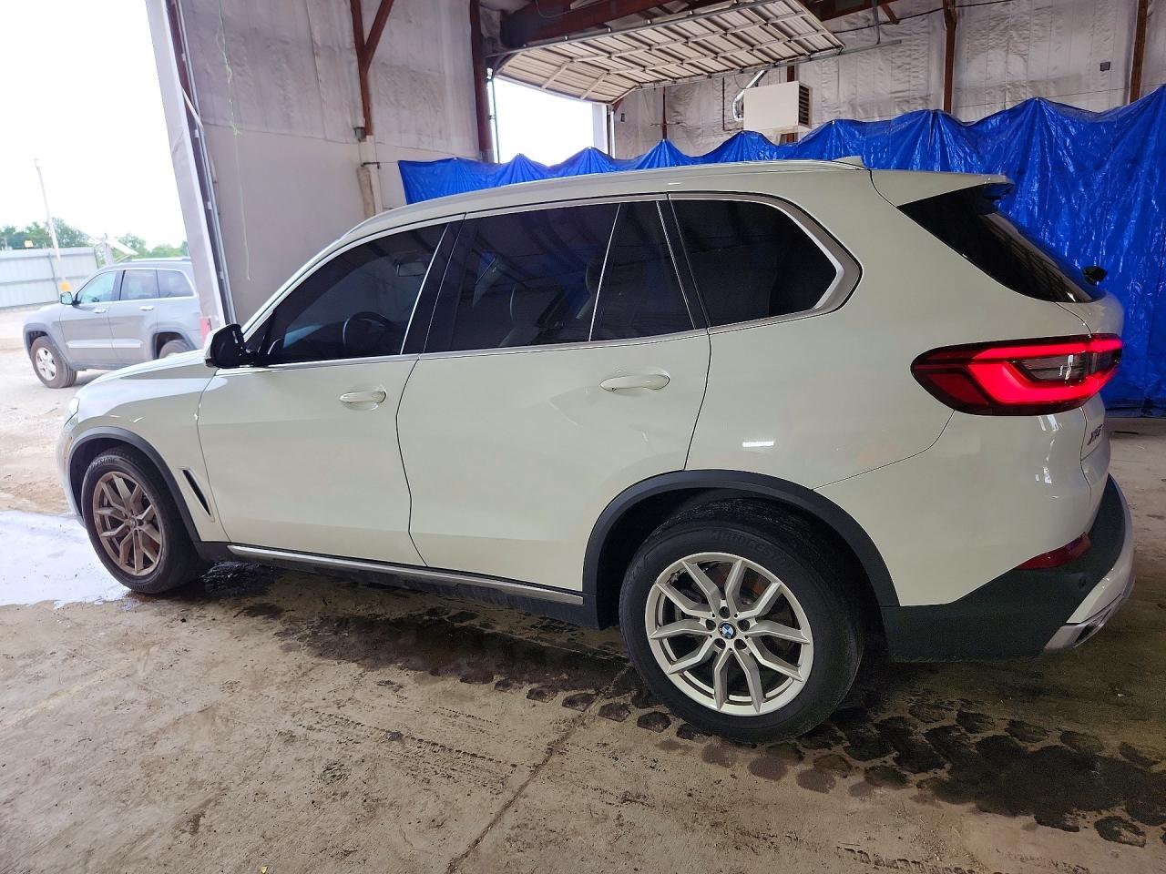 2019 BMW X5 xDrive40I - zdjęcie 2