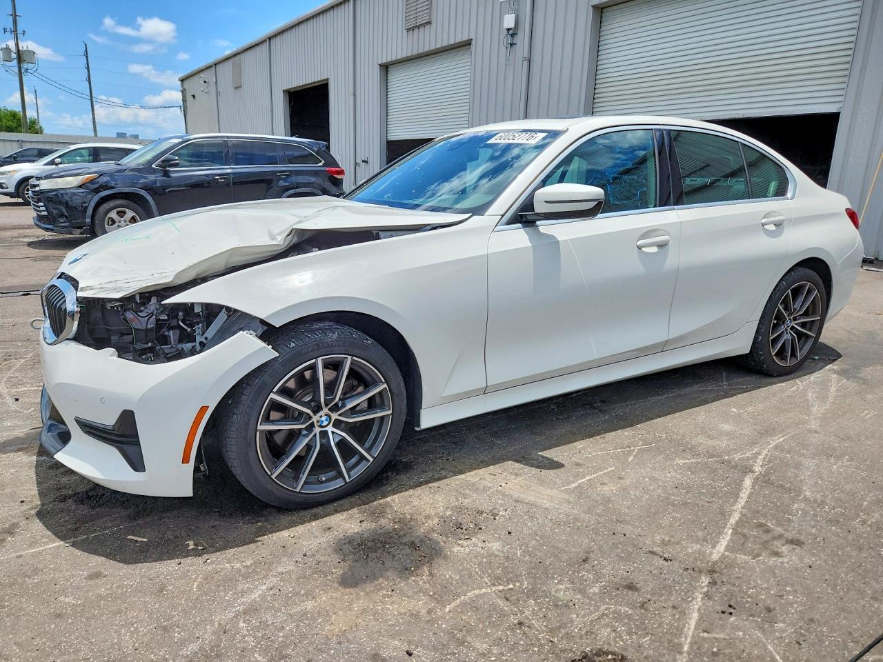 2020 BMW 330I - zdjęcie główne