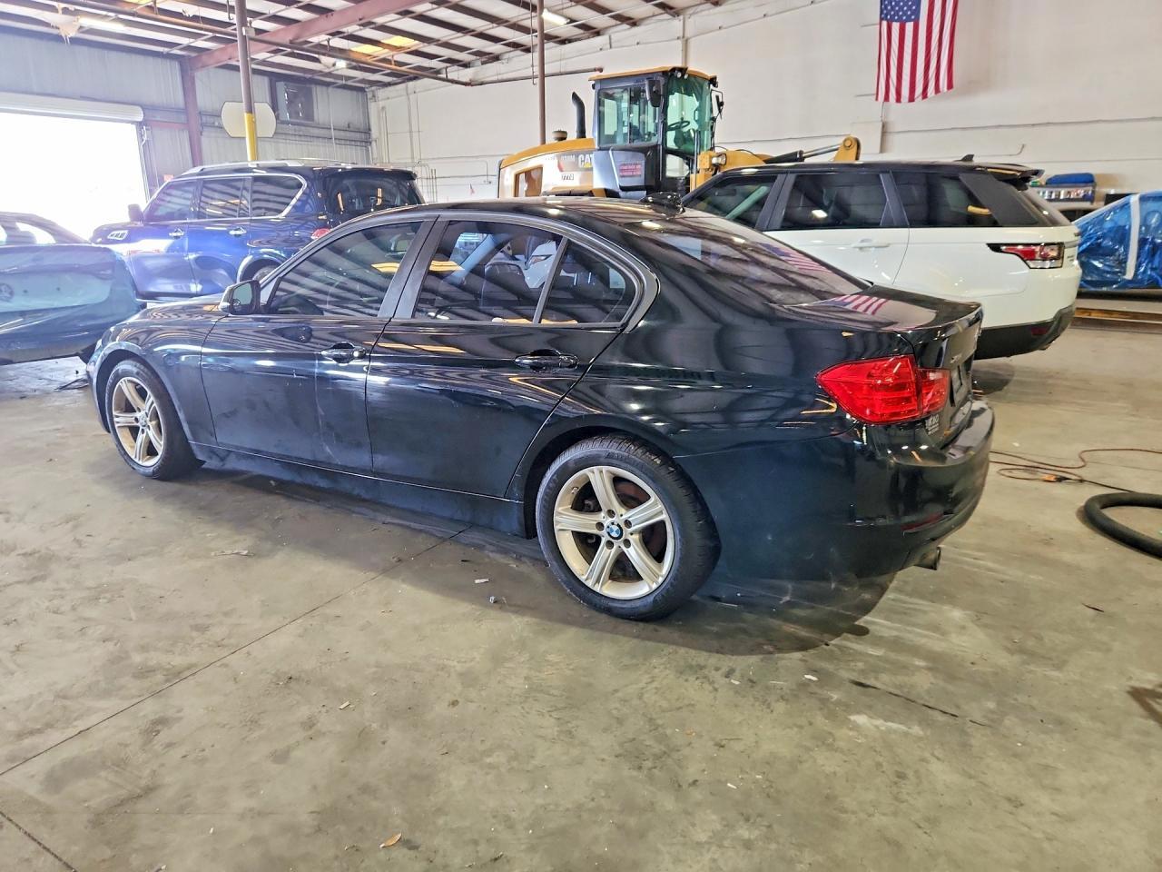 2014 BMW 320 I xDrive - zdjęcie 2