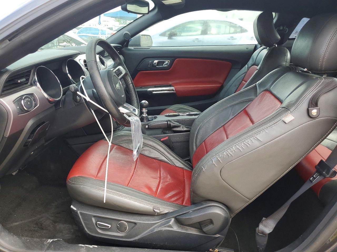 2016 Ford Mustang - zdjęcie 7