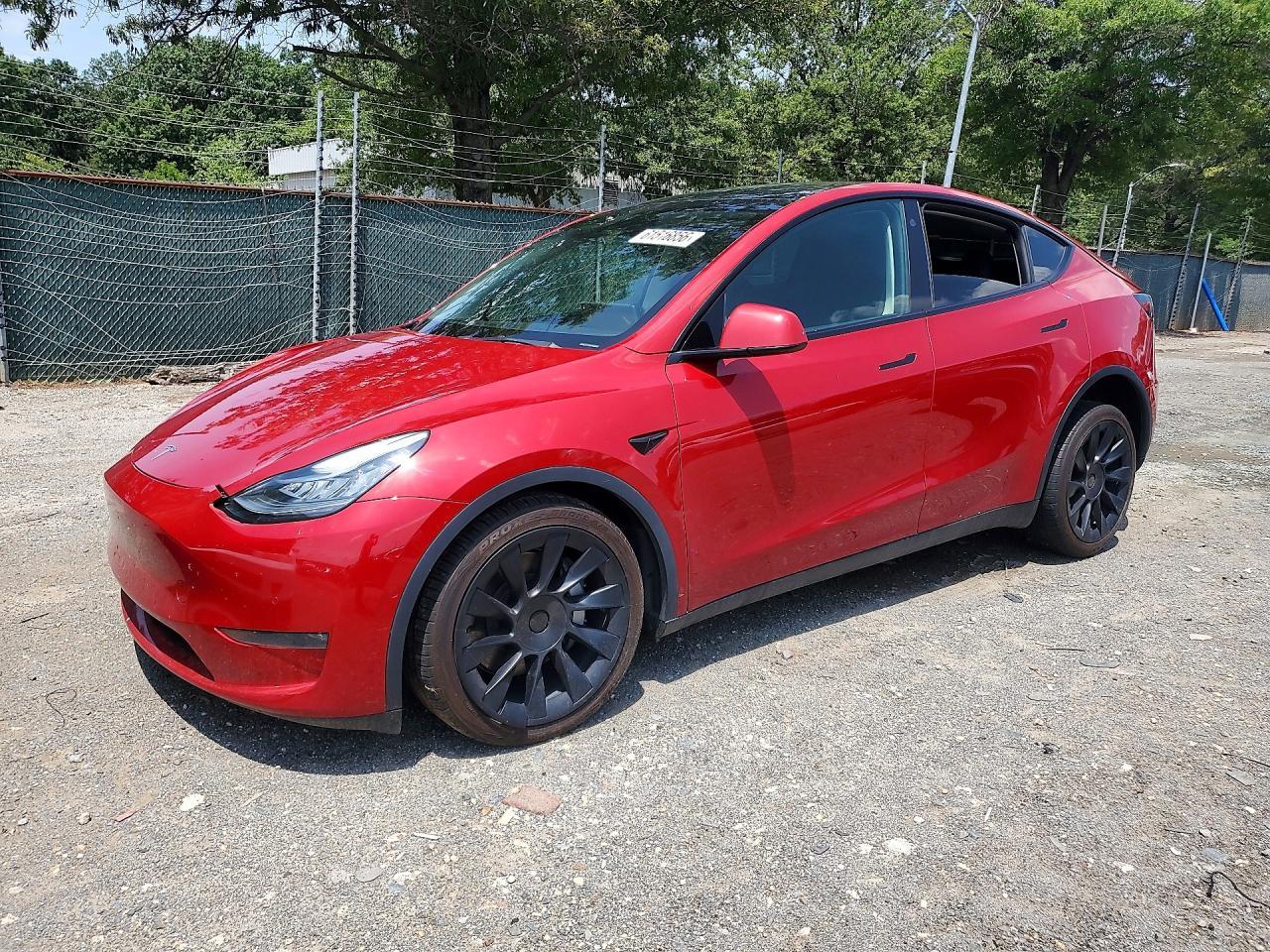 2022 Tesla Model Y - zdjęcie główne