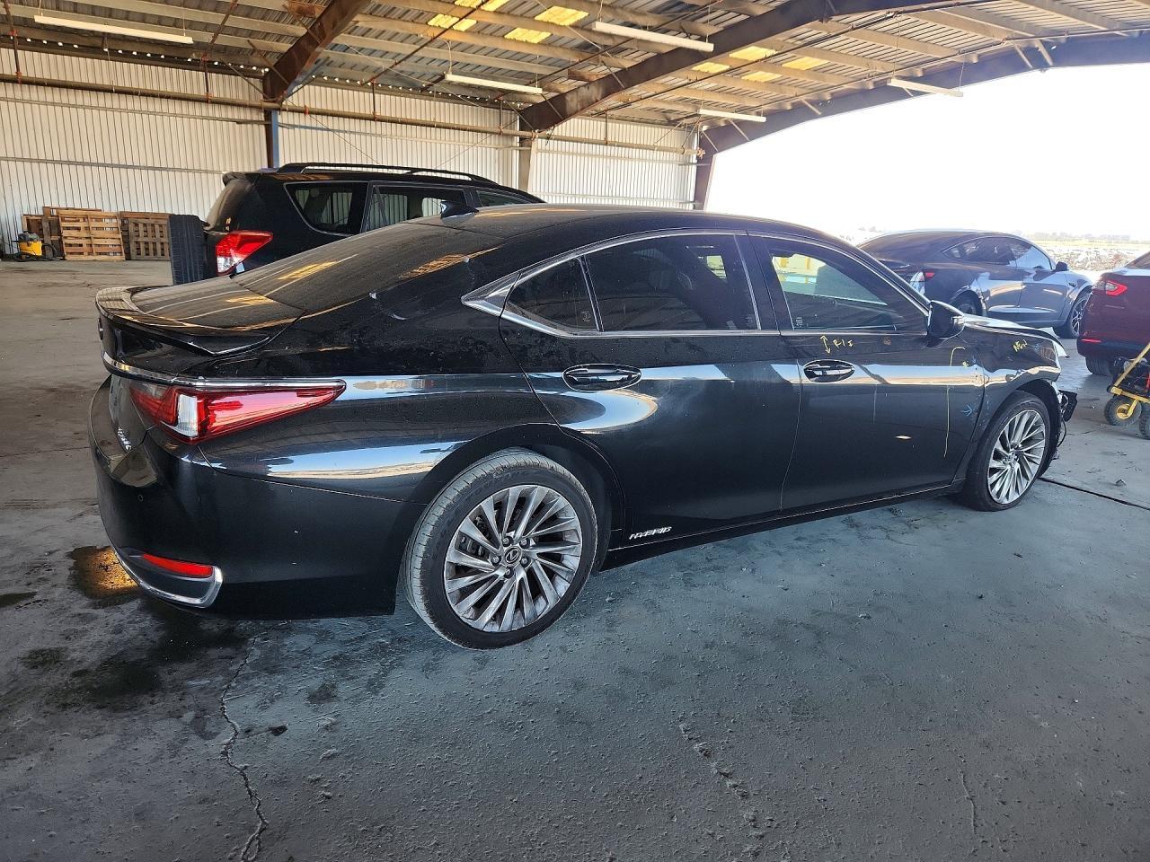 2019 Lexus Es 300H - zdjęcie 3
