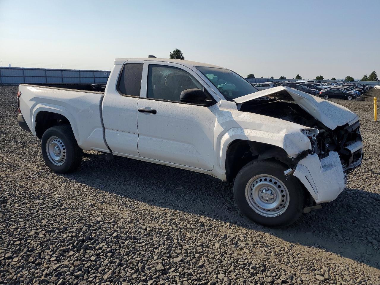 2025 Toyota Tacoma Sr - zdjęcie 4