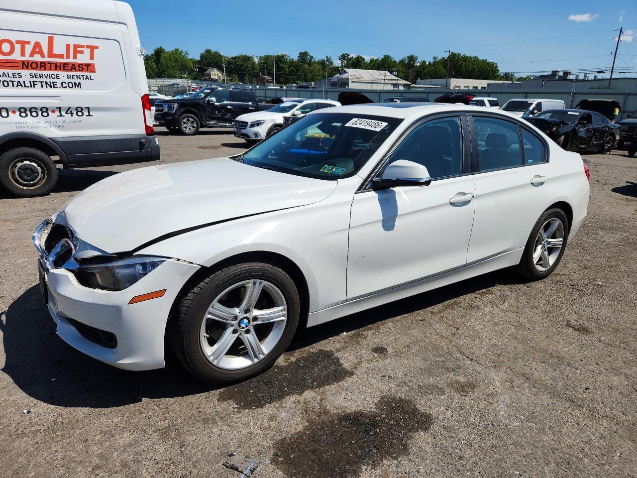 2014 BMW Seria 3 328i - zdjęcie główne