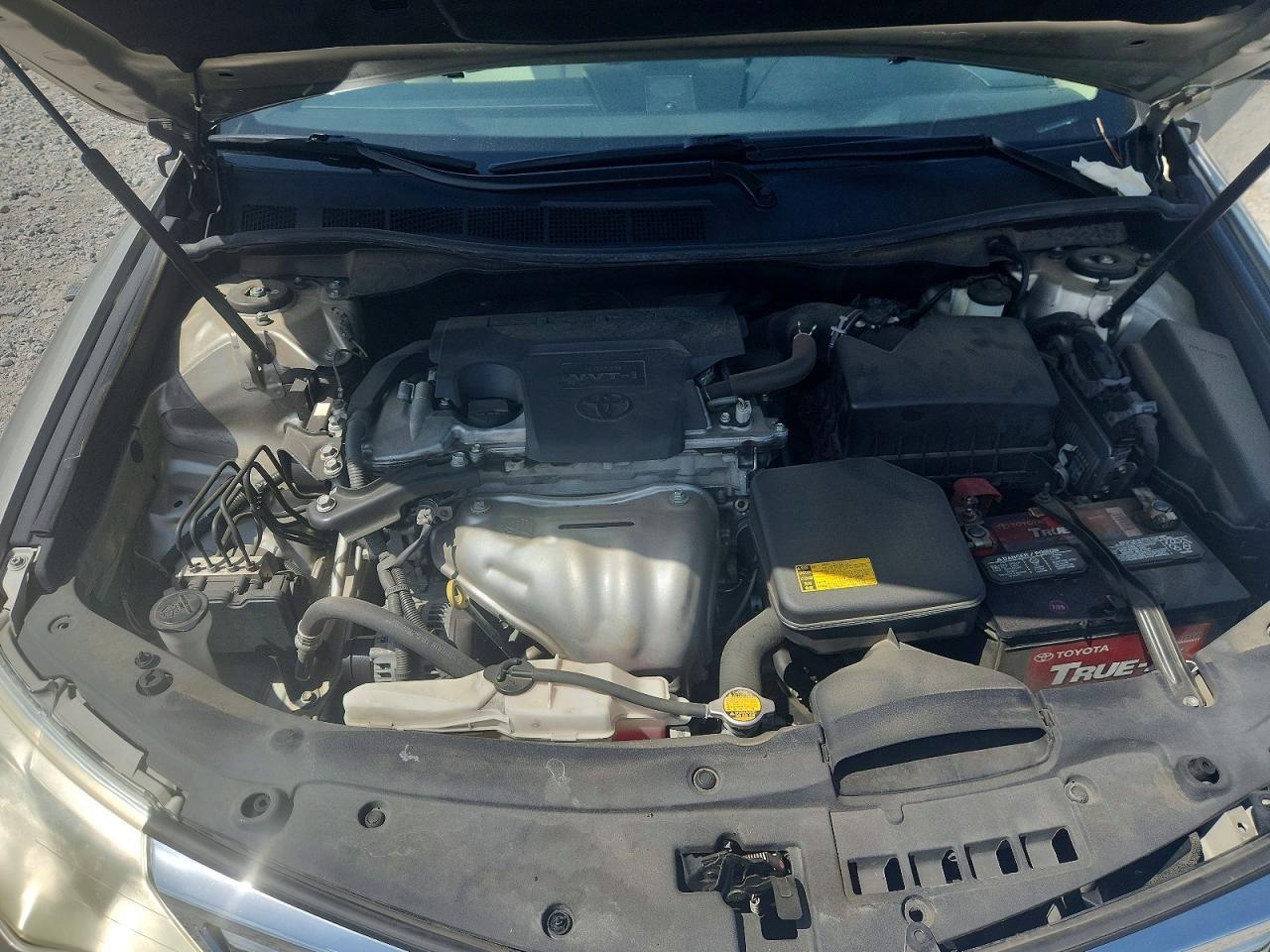 2014 Toyota Camry Le - zdjęcie 11