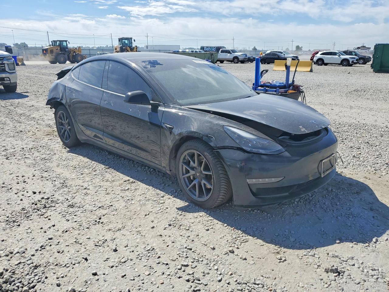 2022 Tesla Model 3 - zdjęcie 4