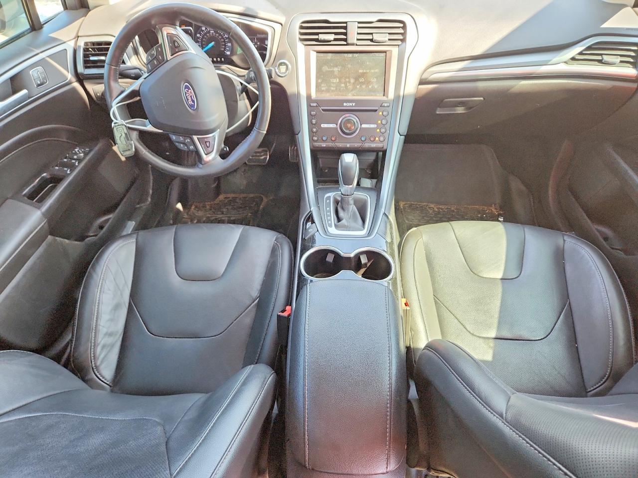 2016 Ford Fusion Titanium - zdjęcie 8
