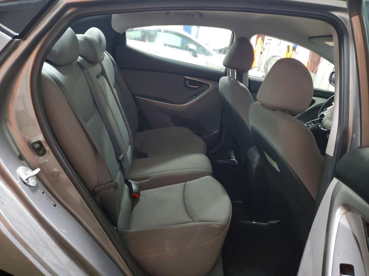 2013 Hyundai Elantra Gls - zdjęcie 10