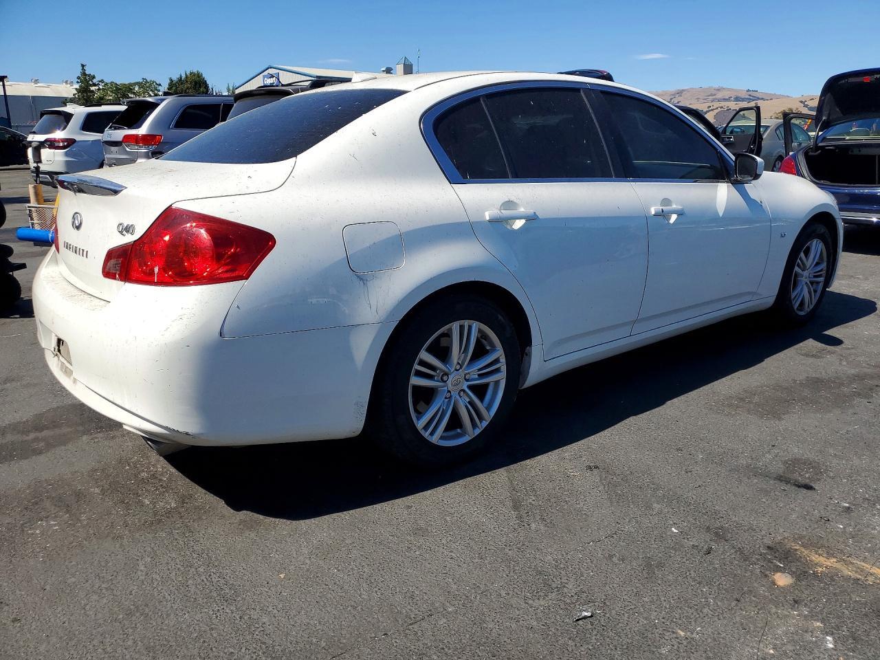 2015 Infiniti Q40 Base - zdjęcie 3