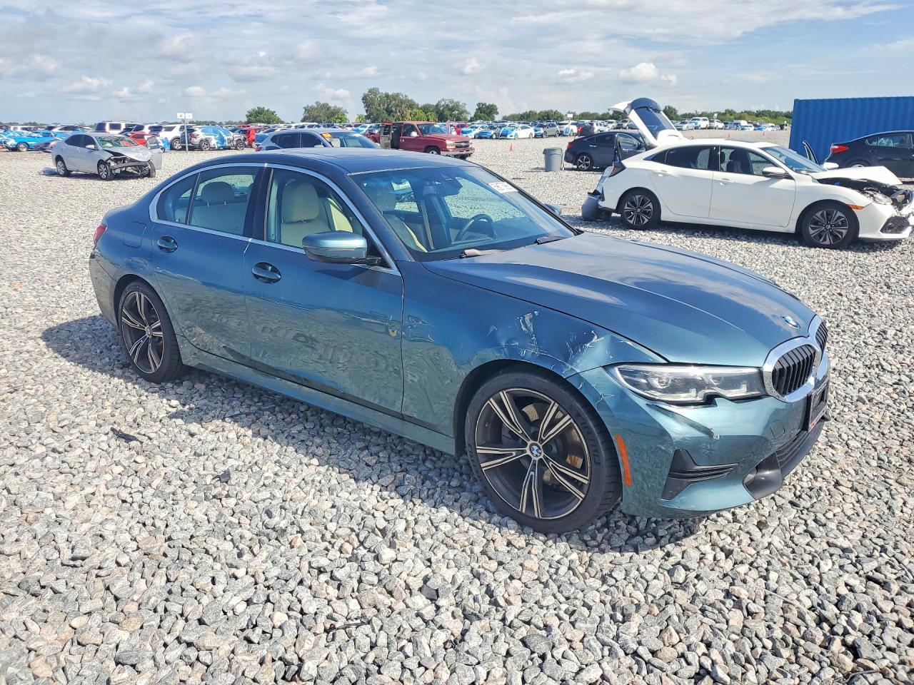 2021 BMW 330I - zdjęcie 4