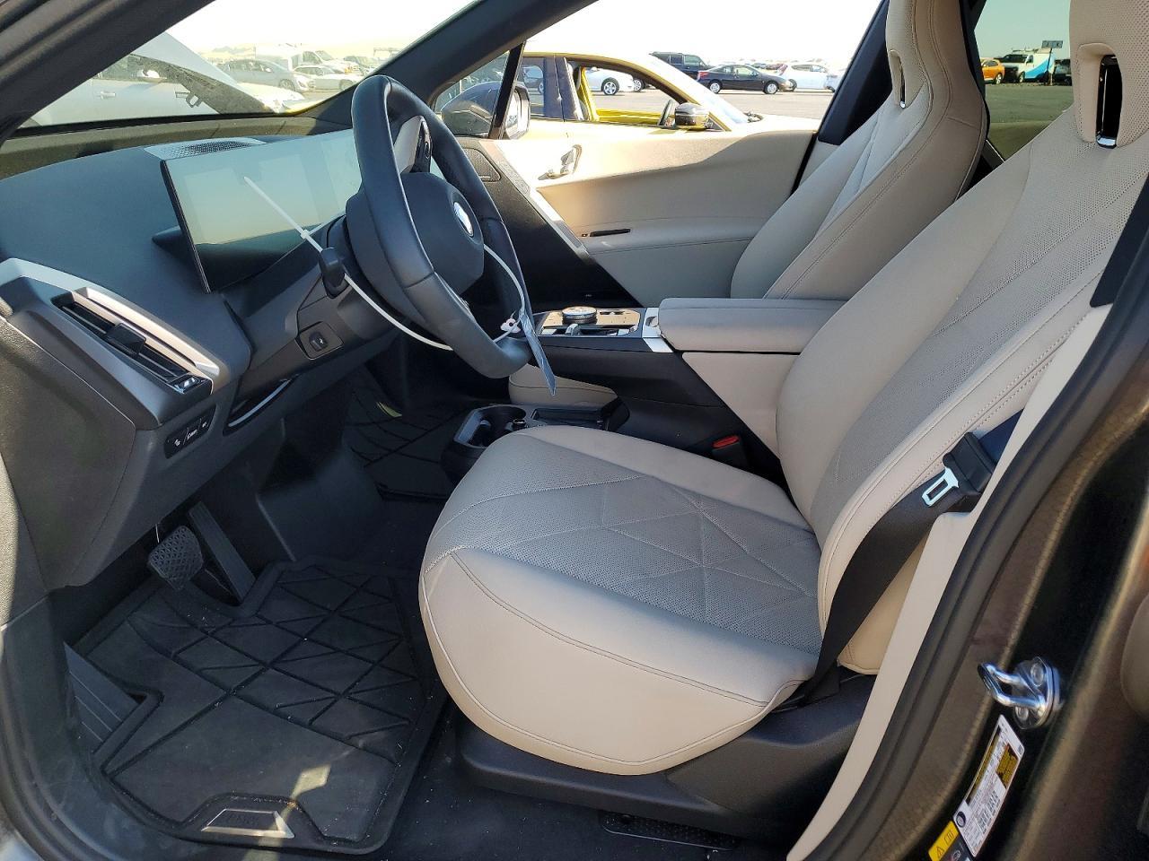 2026 BMW Ix xDrive45 - zdjęcie 7