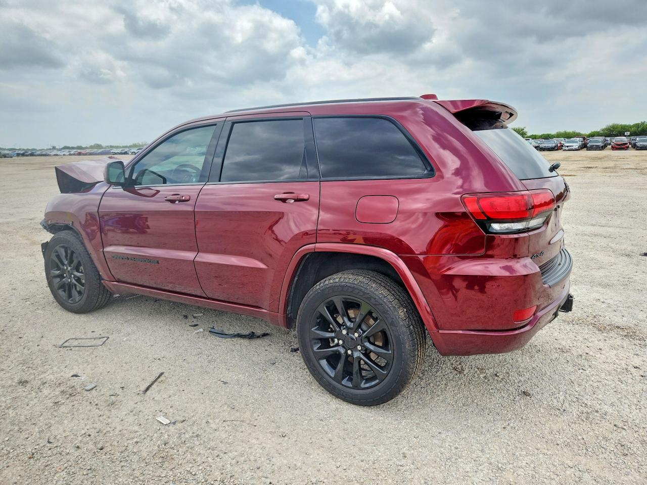 2021 Jeep Grand Cherokee Laredo - zdjęcie 2