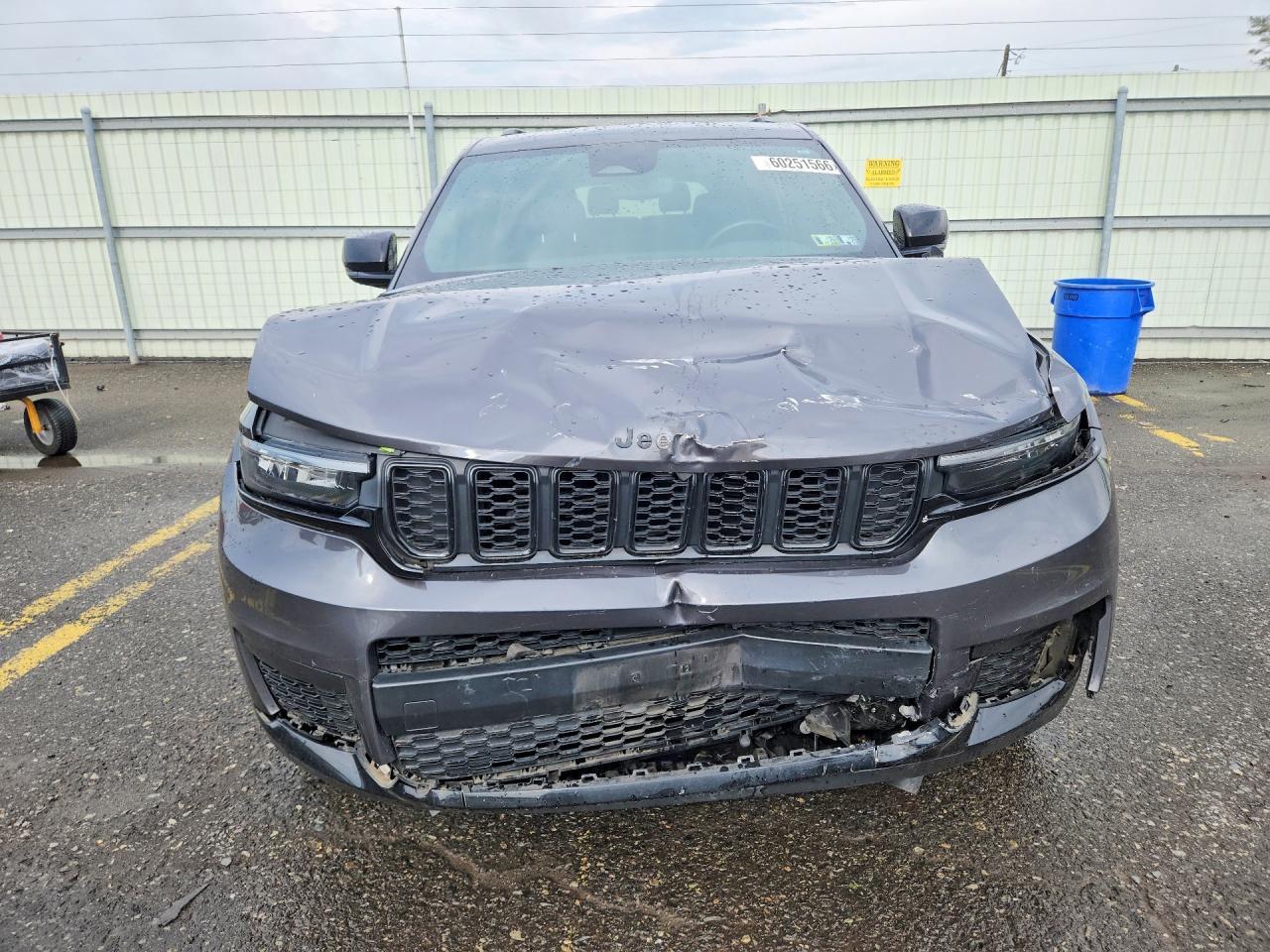 2022 Jeep Grand Cherokee L Laredo - zdjęcie 5