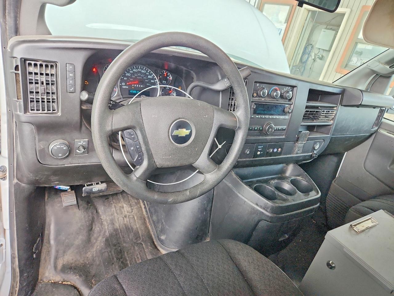 2024 Chevrolet Express G2500 - zdjęcie 8