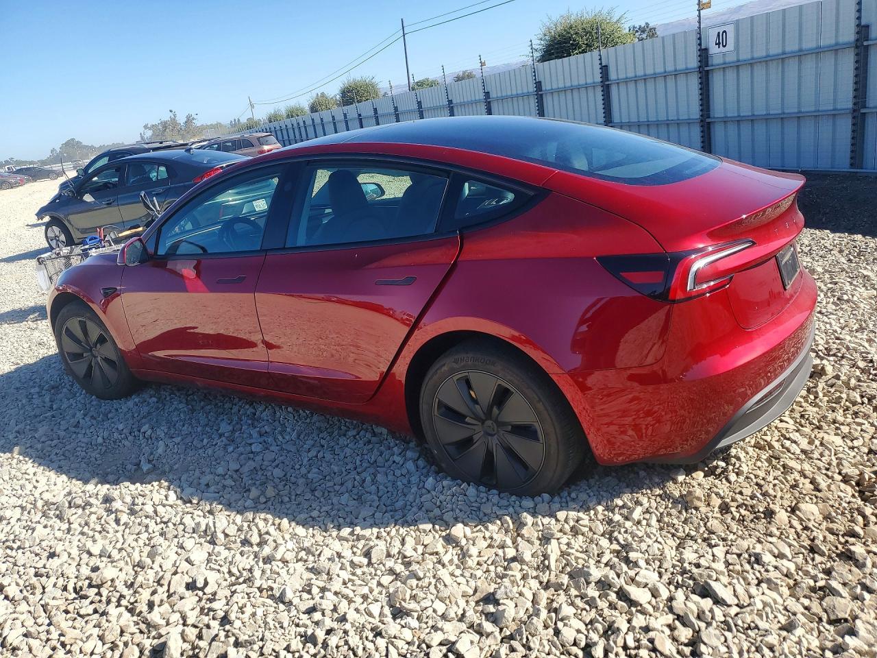 2025 Tesla Model 3 - zdjęcie 2