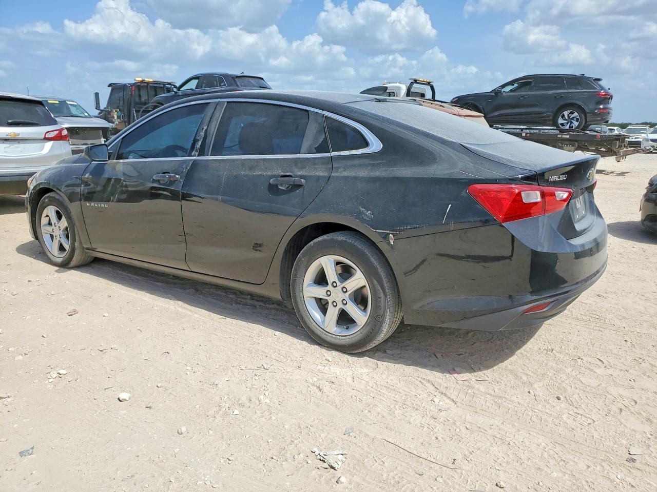 2020 Chevrolet Malibu Ls - zdjęcie 2