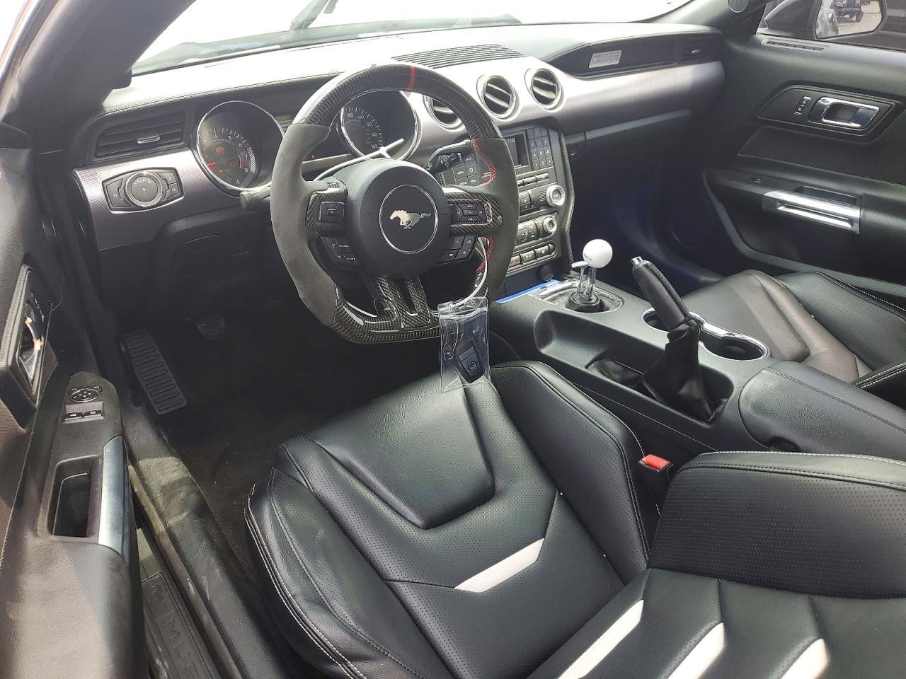 2015 Ford Mustang - zdjęcie 8