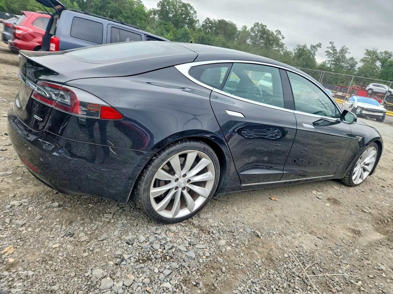 2016 Tesla Model S - zdjęcie 3