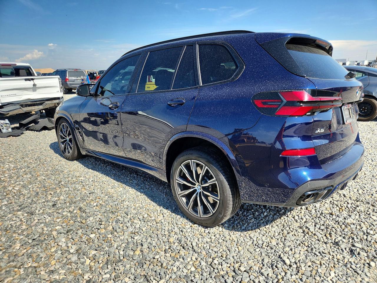 2025 BMW X5 M60I - zdjęcie 2