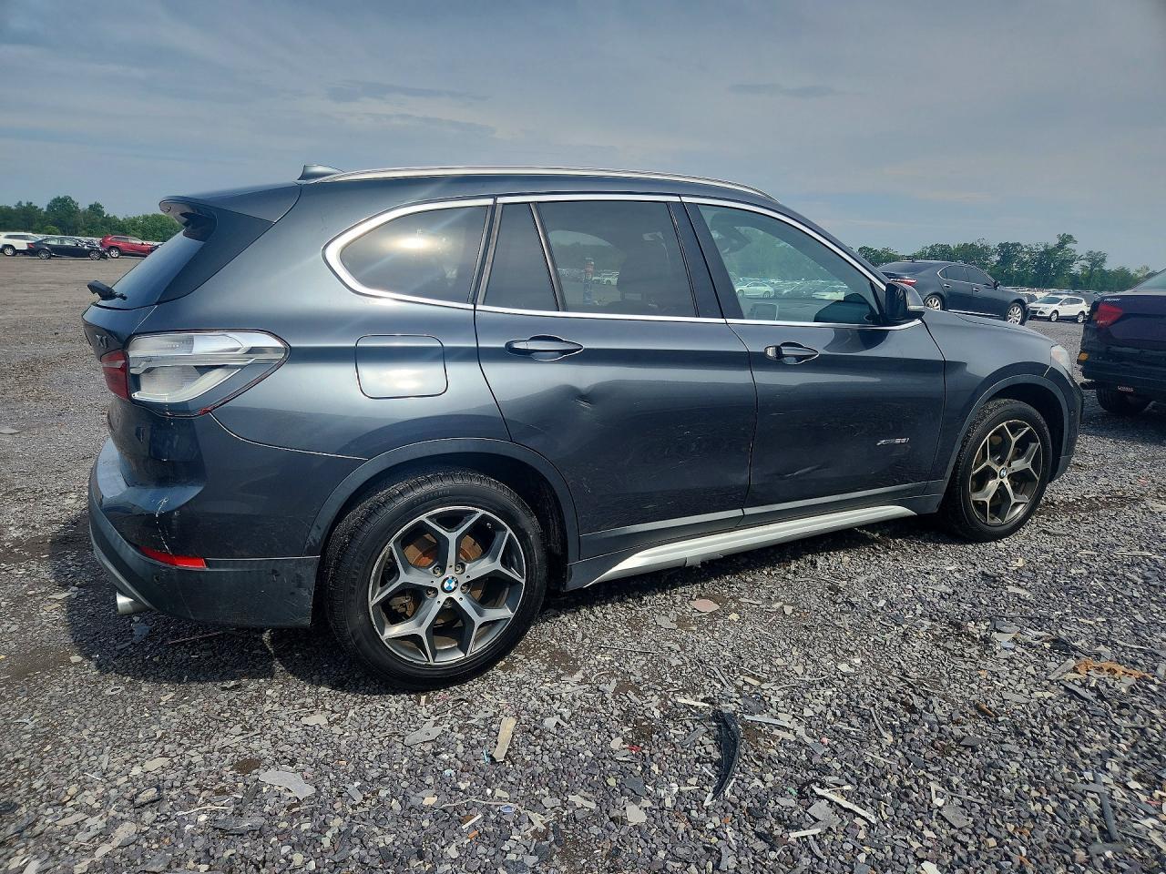 2017 BMW X1 xDrive28I - zdjęcie 3