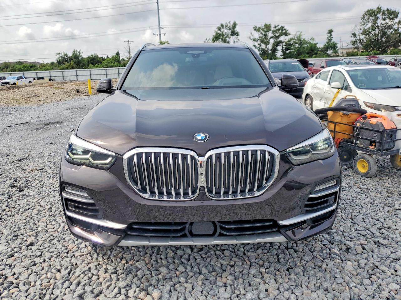 2021 BMW X5 xDrive40I - zdjęcie 5