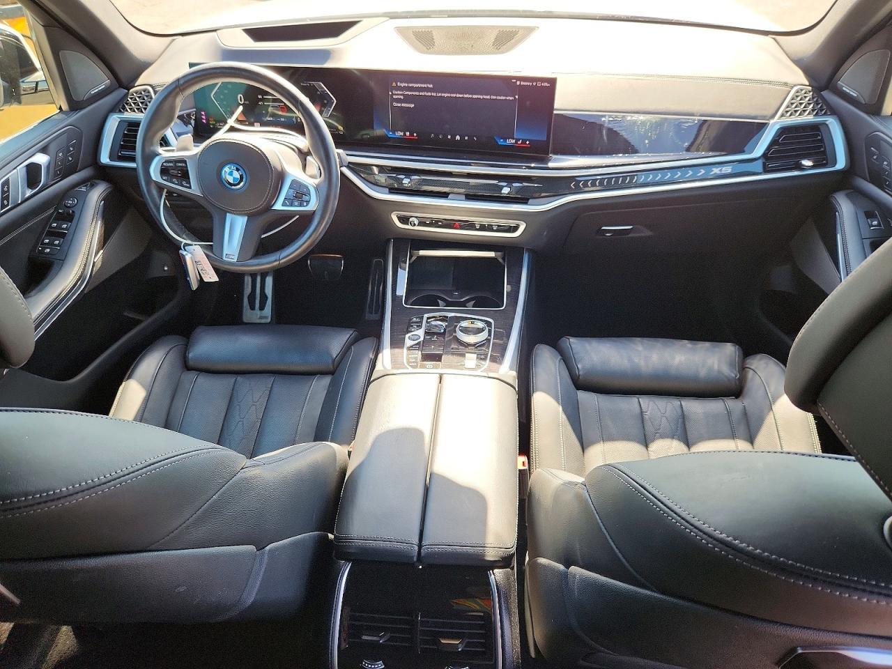 2024 BMW X5 xDrive50E - zdjęcie 8